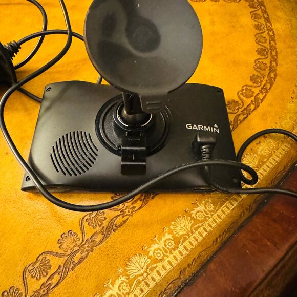 Garmin Nuvi 145-01615-10 GPS Navigation Bundle 5" Screen - Picture 3 of 6